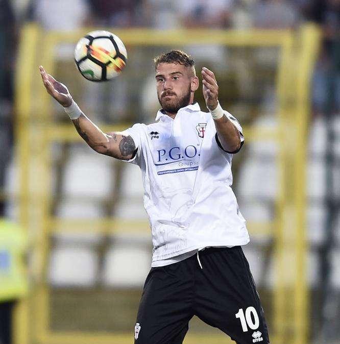 Il mercato a mezzanotte - Le ultime sul Lecce, il Foggia prova a piazzare gli esuberi. Monopoli, Sounas potrebbe partire. Brindisi, colpaccio Peinado