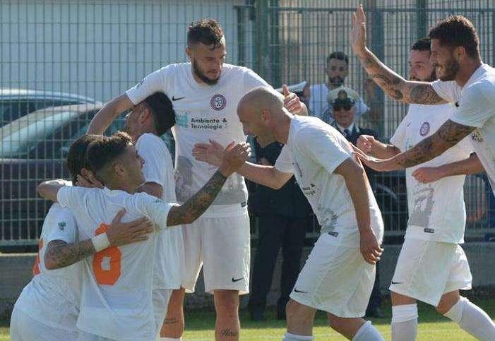 Gloria Omnia Bitonto, è Serie D! Un super-Turitto ed i calci di rigore ribaltano la Vis Afragolese