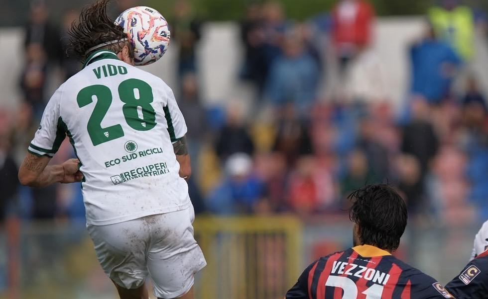 Casertana-Monopoli 3-1: brusco passo falso biancoverde. Non basta Vido