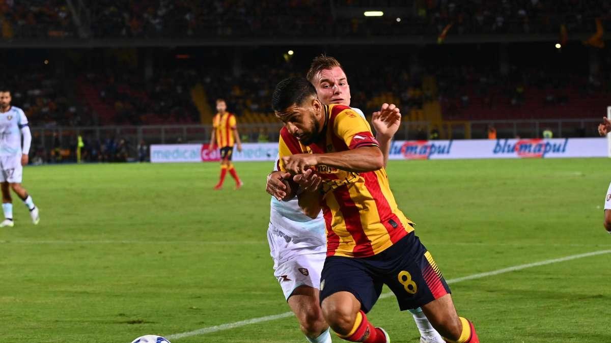 Le formazioni ufficiali di Bologna-Lecce: Rebic fuori, conferma per Rafia