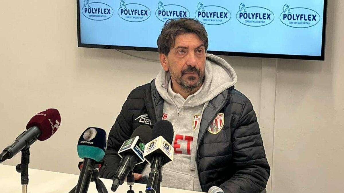 Barletta, Farina: "Approccio nella ripresa non buono. Sul gol c'è fallo su Piersanti"