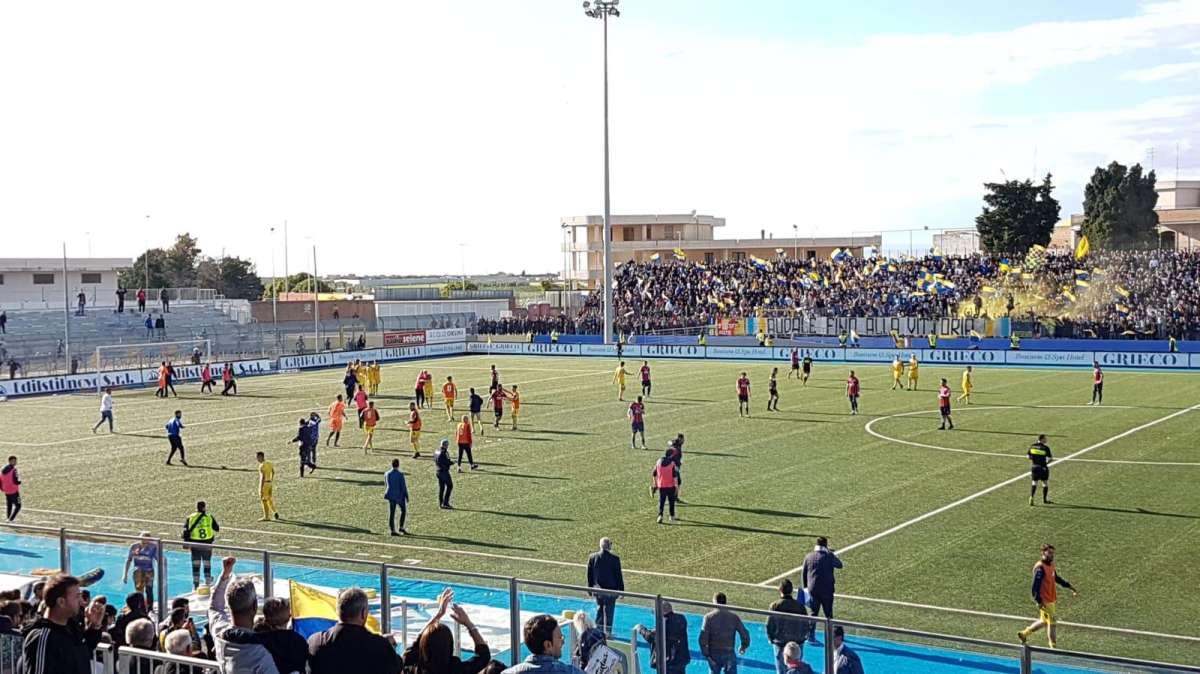 Il Cerignola annienta il Taranto e sogna la C: al “Monterisi” termina 5-1
