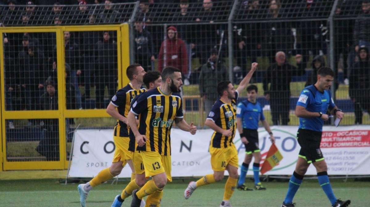 Gravina, Ficara: "Sono contento per la doppietta. Questa è la strada giusta"