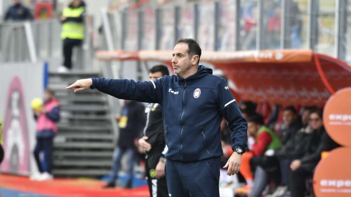 Crotone, Zauli: "Possiamo battere il Foggia, l'ambiente ci trascinerà"