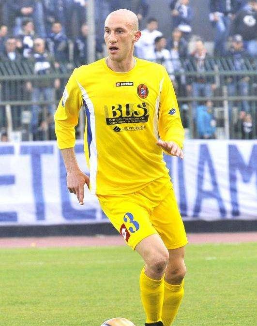 Il mercato a mezzanotte - Foggia, duello Livorno-Parma per Sarno. Bari, Fiamozzi in arrivo. Lecce, Persano nuovamente via in prestito? Fidelis Andria, Bisceglie e Virtus Francavilla lavorano sulla difesa