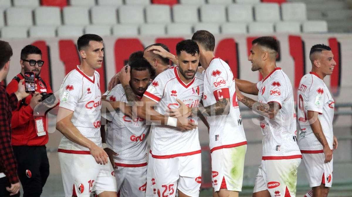 Le formazioni ufficiali di Bari-Reggiana: cambio modulo, c’è anche Manzari 
