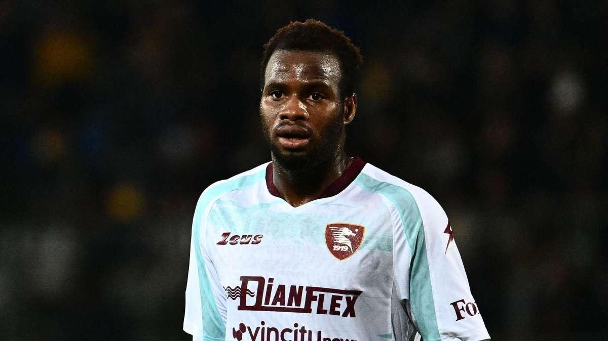 Lecce, domani le visite mediche di Lassana Coulibaly