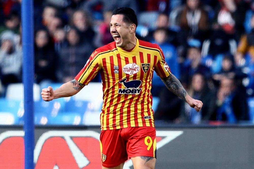 Lecce, Lapadula: "Questa è una piazza che respira calcio. Ci ho messo poco a firmare"