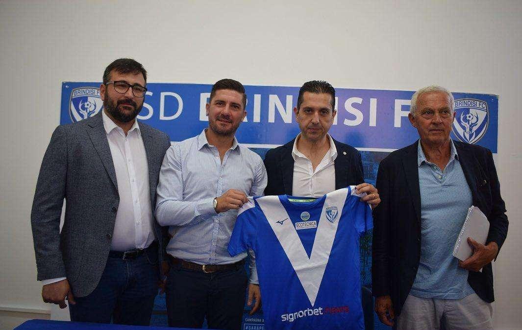 Brindisi, Danucci si presenta: "Un onore essere qui, questa piazza merita altri palcoscenici"