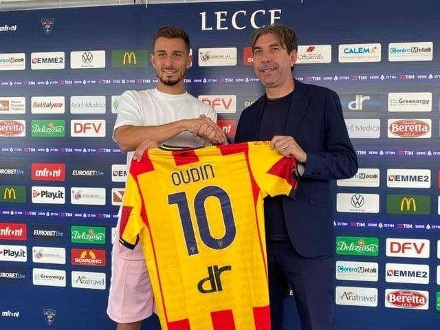 Lecce, Oudin: “Sono felice di essere tornato a casa, la maglia numero 10 è un onore”