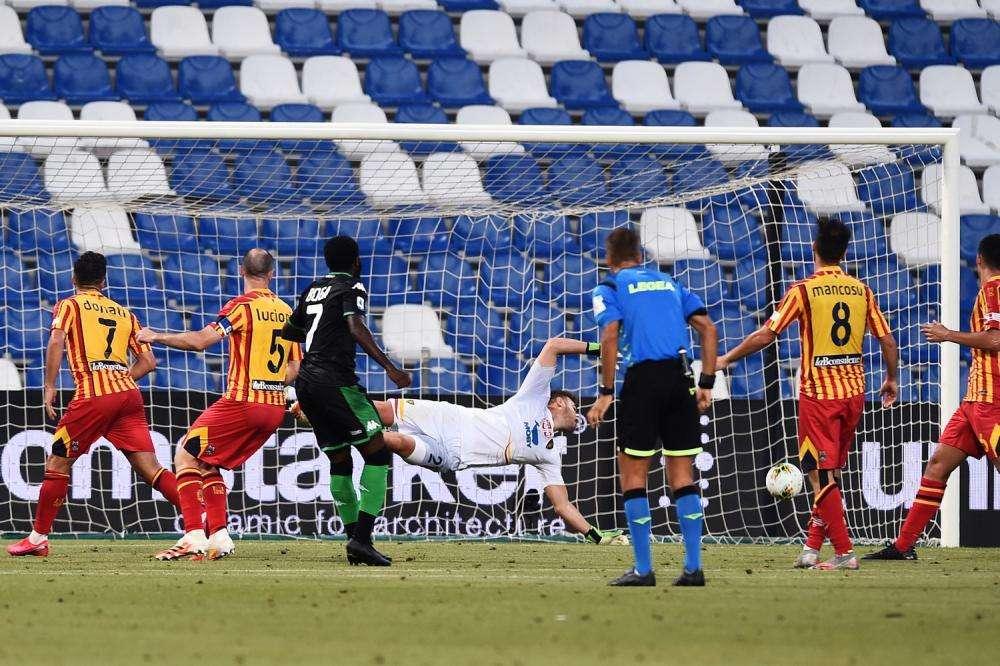 Sassuolo-Lecce: sesta sconfitta di fila per i giallorossi, altri 4 gol incassati