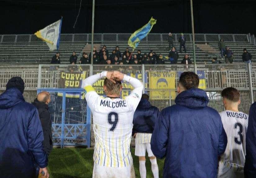 Mastroianni gela il Cerignola nel recupero, 2-2 a Latina