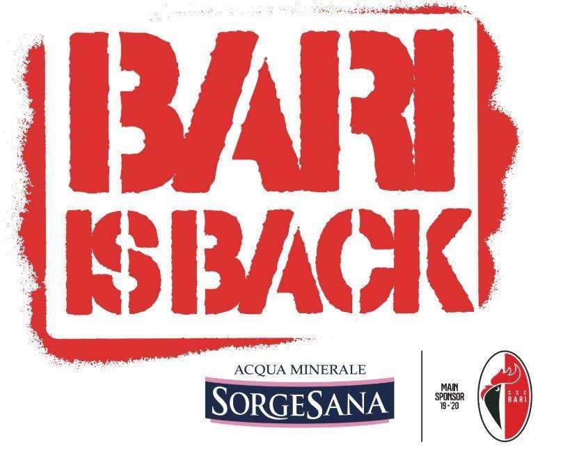 Bari, la società regala 800 striscioni per colorare la città di biancorosso
