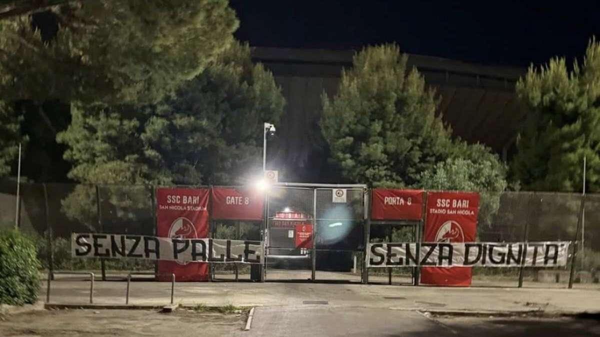 Bari, vigilia rovente verso la Virtus Entella: contestazione dei tifosi e spettro retrocessione anticipata