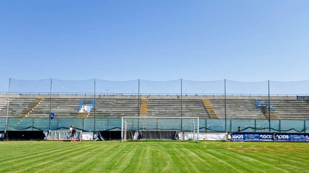 Brindisi, la Curva Sud tuona: "C'è chi gioca con i nostri sentimenti"