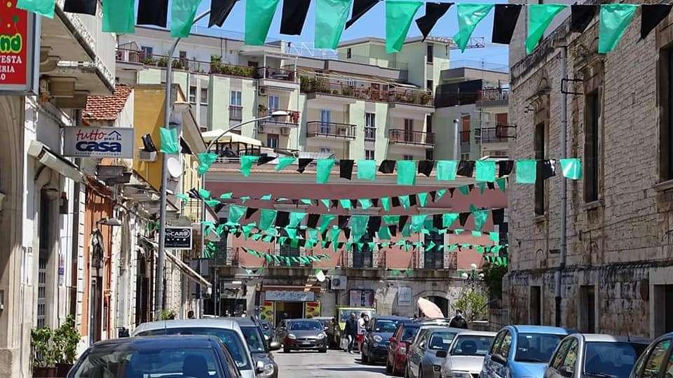Bitonto prepara la festa, è partito il countdown: la città è già neroverde