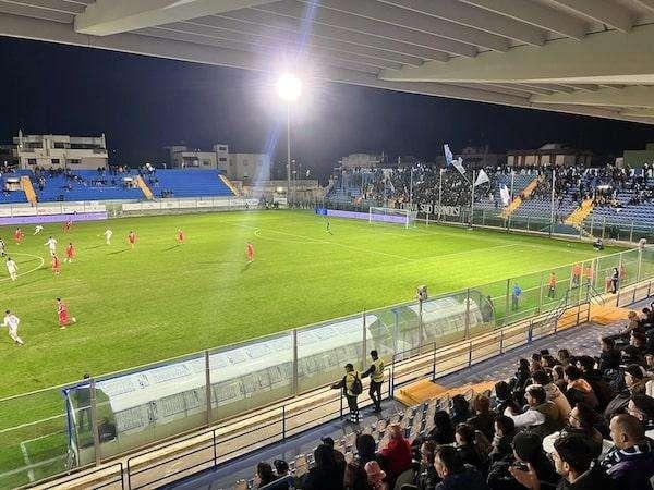 Brindisi ancora ko, il Crotone passa 2-0 al Fanuzzi