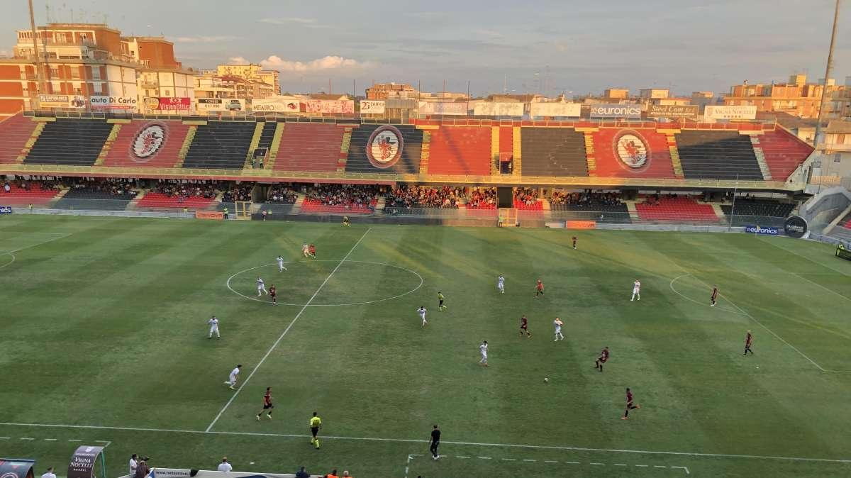 Le probabili formazioni di Foggia-Crotone: tre assenze per i rossoneri