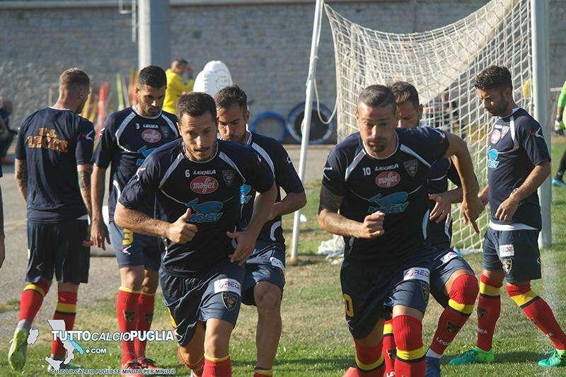 Lecce, testa alla trasferta di Pisa