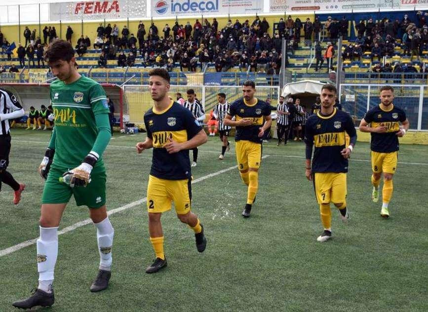 Fasano-Gravina, sfida d'alta quota tra out-sider 