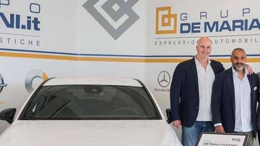 Lecce, il Gruppo De Mariani premia Liverani con una nuova Classe A