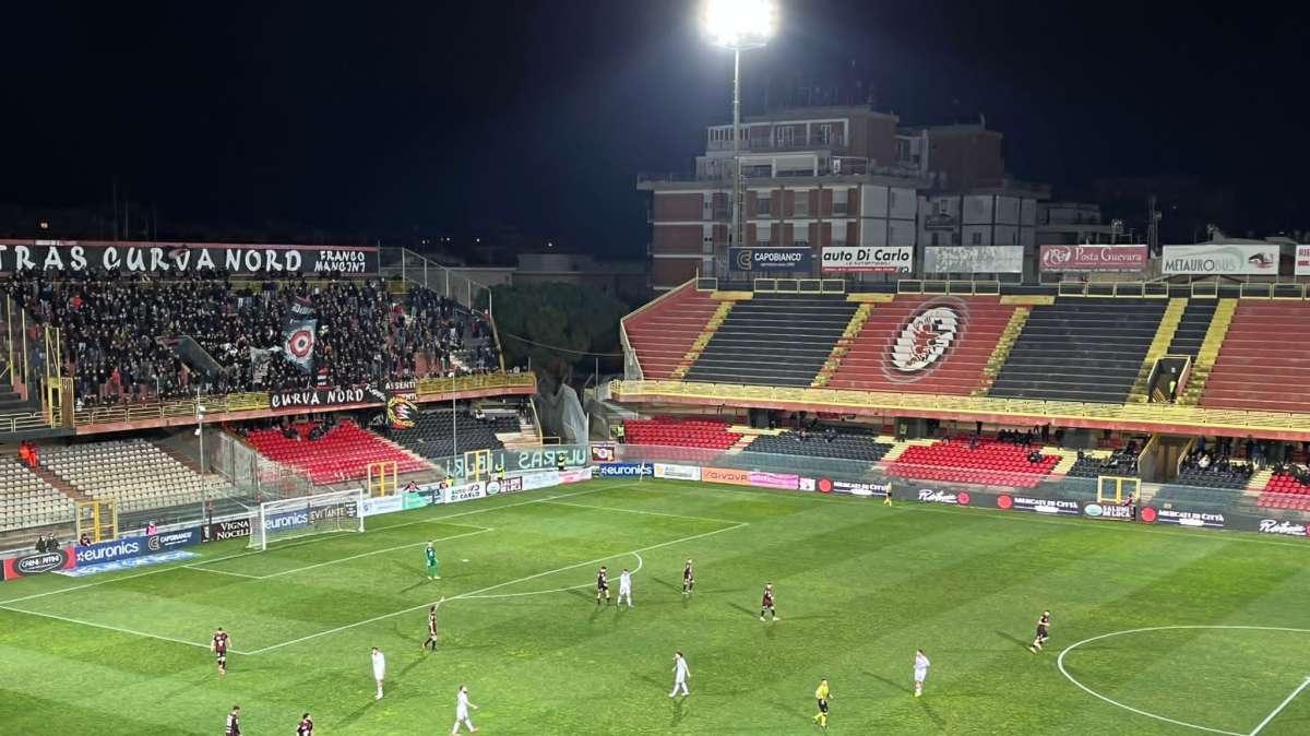 Foggia-Catania 1-1: Santaniello risponde a Rapisarda. Legno di Carillo 