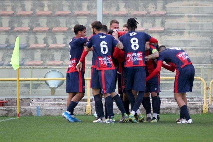 Taranto, tre punti d'oro contro il Brindisi. Ora mirino puntato sul Casarano