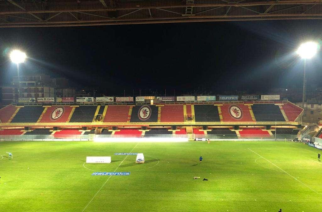 Le formazioni ufficiali di Foggia-Paganese: Tuzzo dal 1', c'è Garofalo
