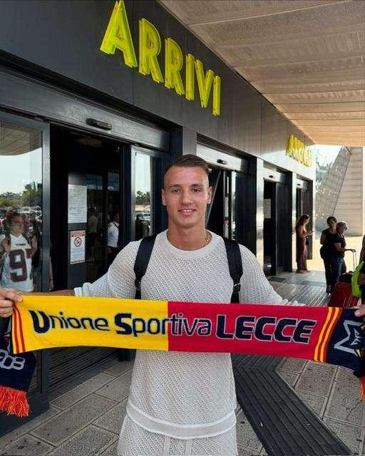 Lecce, Camarda atterra all’aeroporto di Brindisi: fissate le visite 