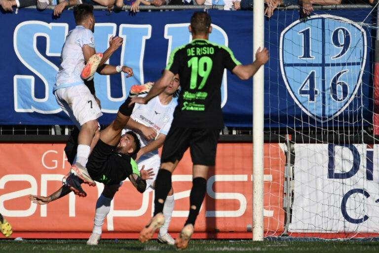 Botta e risposta tra Virtus Francavilla e Monopoli nell'andata dei playout: 1-1 alla Nuovarredo Arena