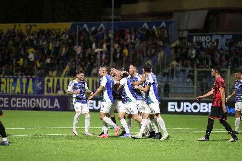 Il Cerignola all’inglese sul Sorrento: 2 a 0 e primato per una notte in Serie C