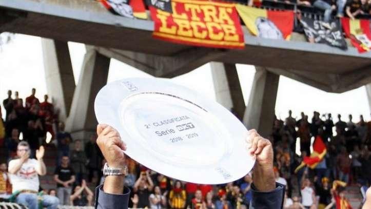 Lecce, visita a sorpresa: il tecnico del Benevento raggiunge Liverani in ritiro