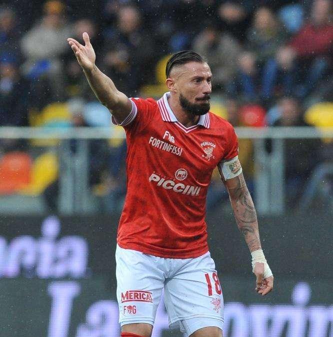 Il mercato a mezzanotte - Lecce, è il momento del nuovo numero uno. Foggia, Nember pensa ad acquisti di esperienza. Monopoli, la settimana dei due attaccanti. Virtus Francavilla, caccia al doppio tassello mancante