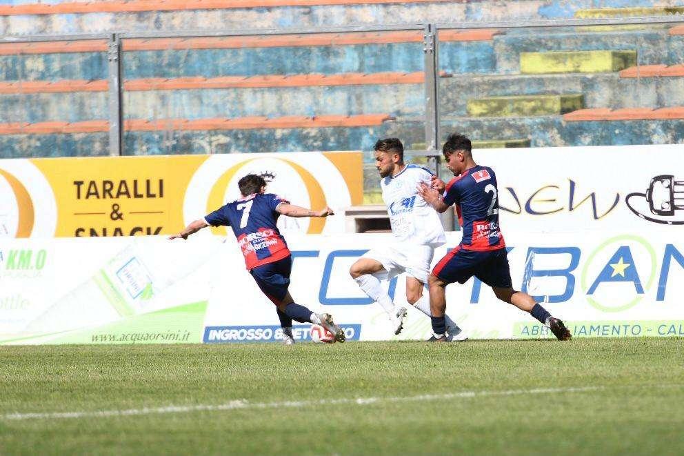 UFFICIALE - Rigettati i ricorsi di Taranto e Altamura: regolari le posizioni di Acosta e Guarracino