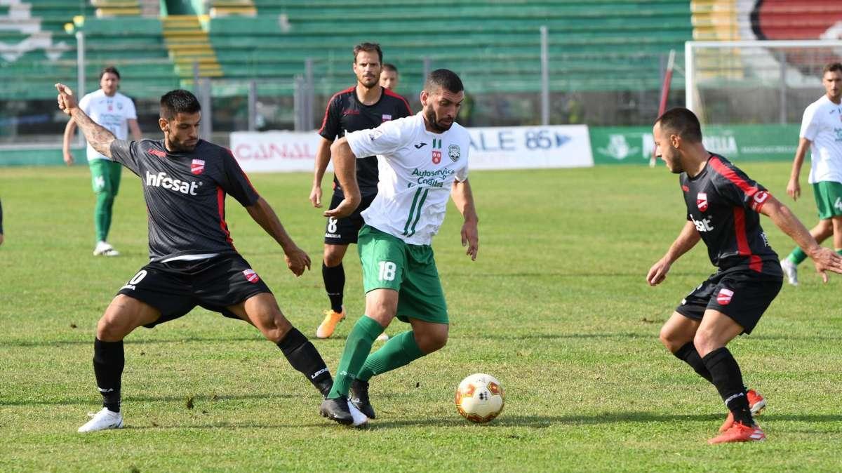 Le formazioni ufficiali di Bisceglie-Monopoli: Rocco contro Marilungo 