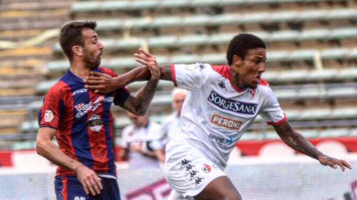 UFFICIALE - Bari, Folorunsho alla Reggina in prestito