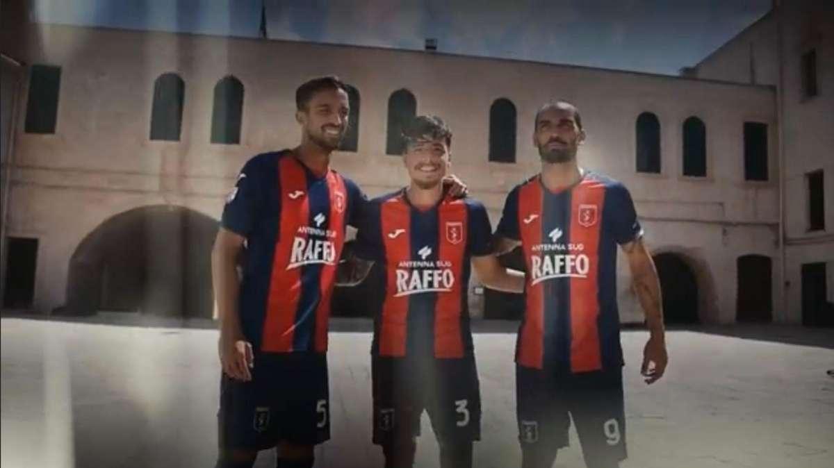 Taranto, la società svela la prima maglia