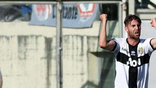 Il mercato a mezzanotte - Ultime ore di mercato in B: cosa manca a Lecce e Foggia. Monopoli e Virtus Francavilla, un Ferragosto di attesa. Il punto sulla D