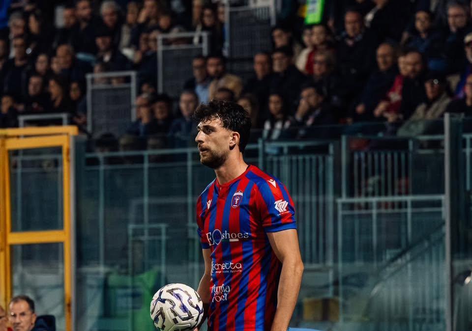 UFFICIALE - Folgore Caratese, il difensore Gega saluta il Casarano