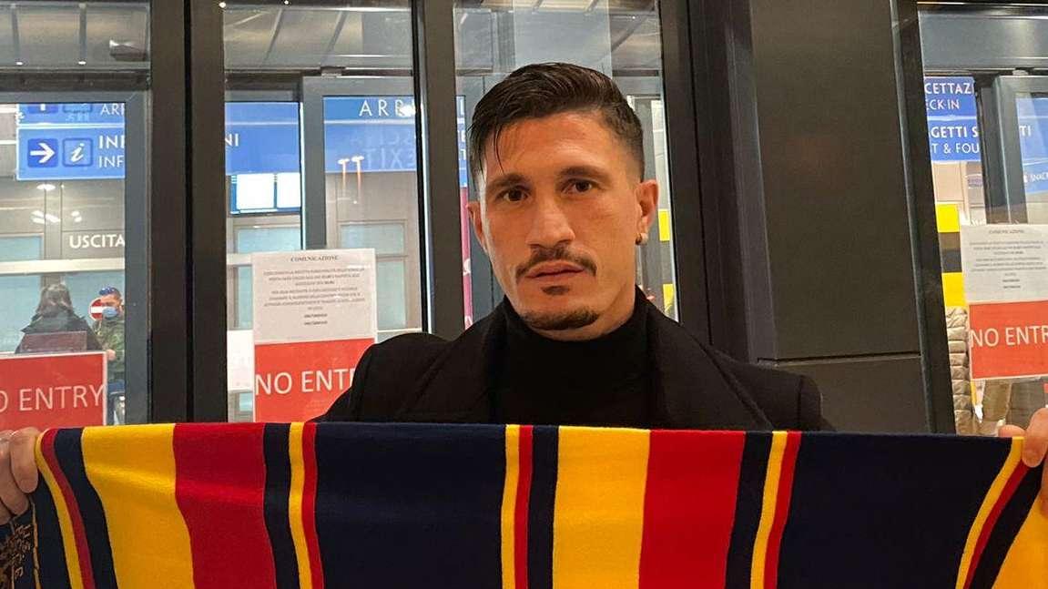 Lecce, Pisacane è giallorosso: il difensore è atterrato nel Salento