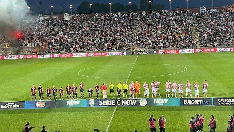 Taranto, solo un pareggio al Menti: il Vicenza passa al prossimo turno, ionici fuori dai playoff
