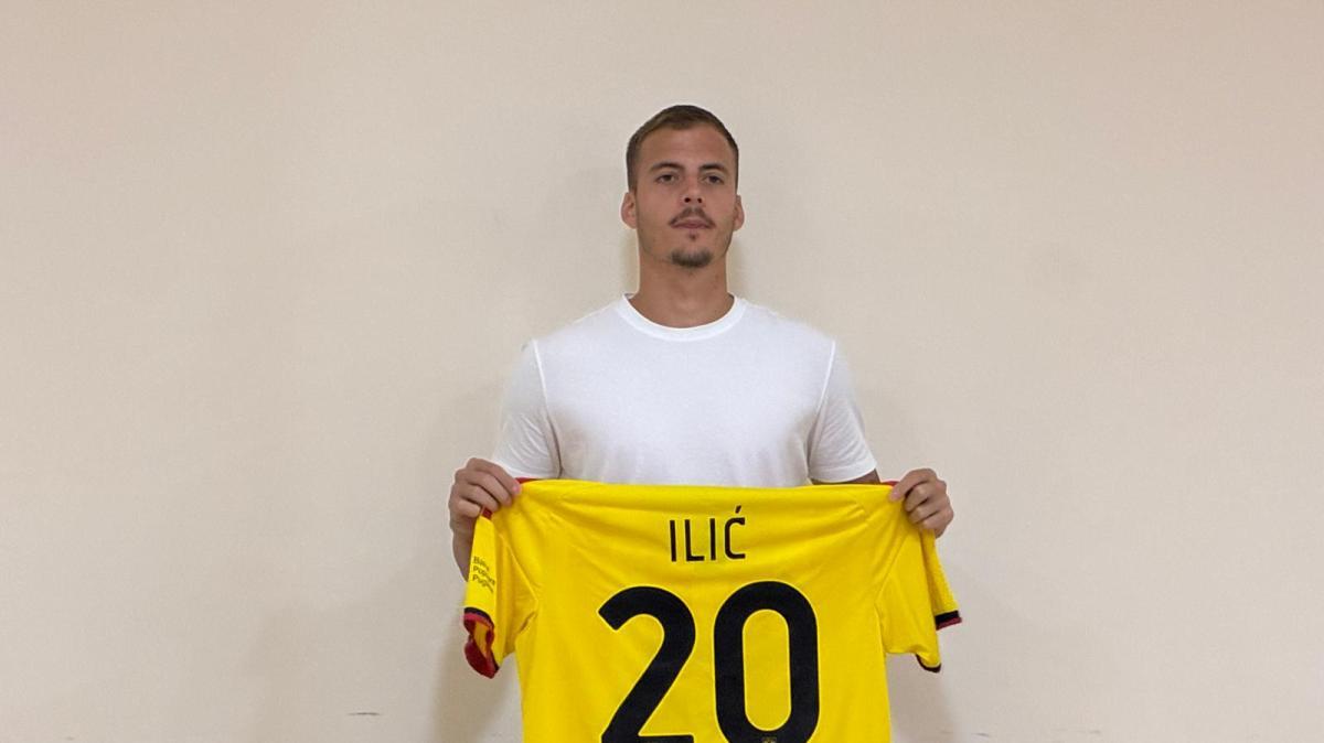 Le formazioni ufficiali di Cagliari-Lecce: maglia da titolare per Ilic e Monteiro