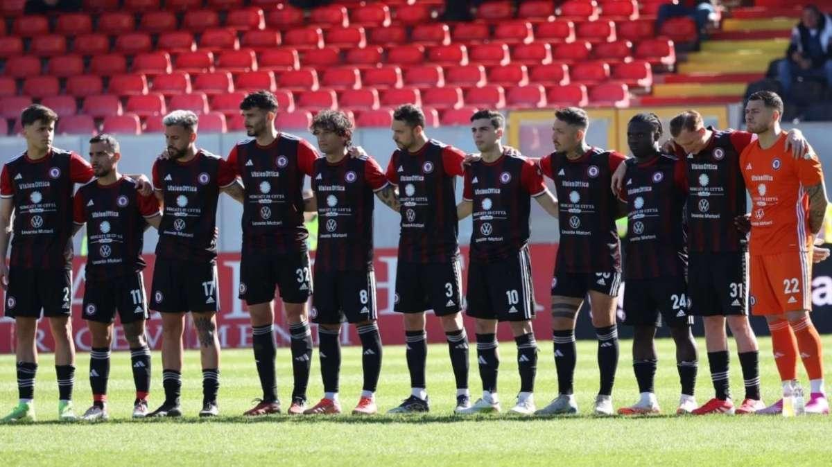 Foggia, trasferta di Crotone finanziata dagli sponsor