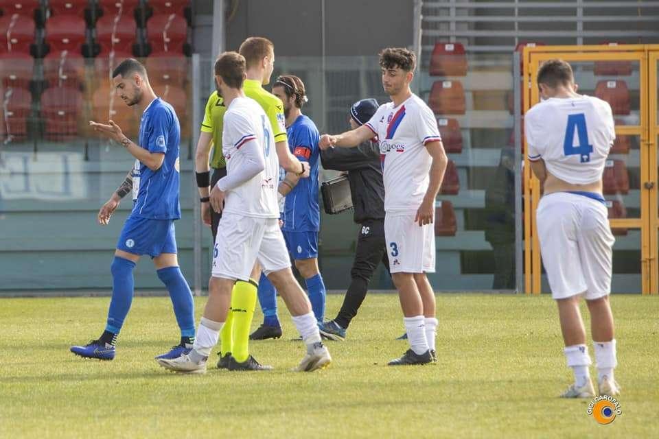 Risultati Finali Serie D/H, recuperi 19^, 20^ e 23^ giornata: Il Casarano ribalta il Nardò nel recupero, pari Altamura. Il Gravina è vivo
