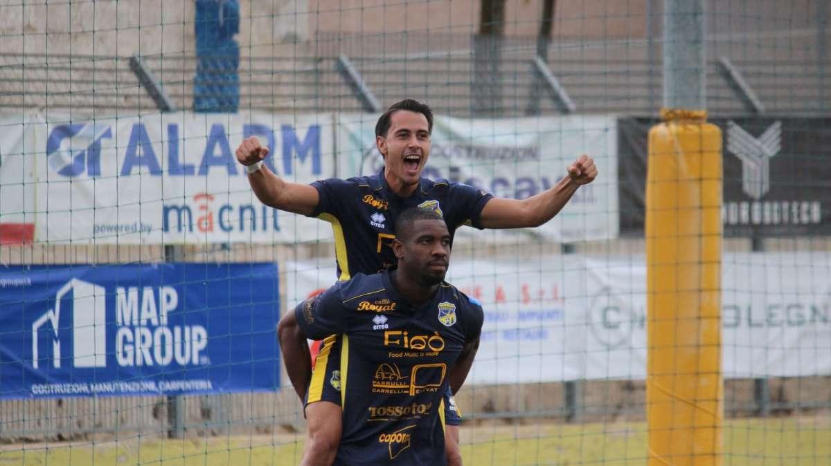 Gravina-Sarnese 5-1, Gnago, Molina e Alba fanno volare i gialloblù 