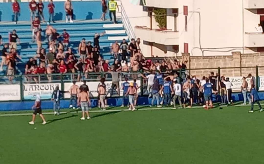 Fasano-Nardò, scontri all'interno del "Curlo" al termine del match