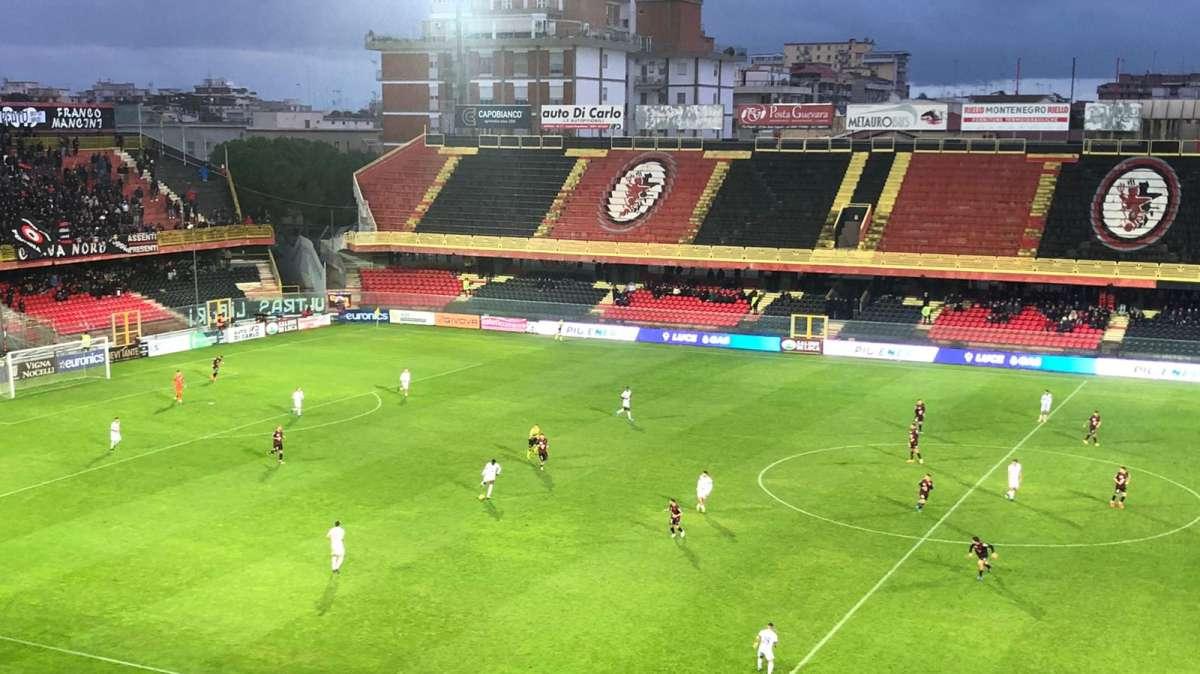 Foggia-Vibonese 5-2, i rossoneri ne fanno quattro nel primo tempo. Curcio in stato di grazia