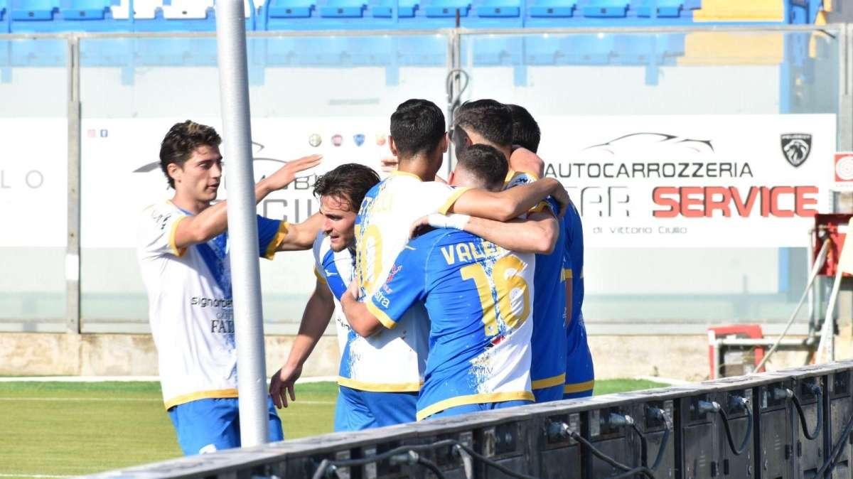 Terza vittoria consecutiva per il Brindisi: Sorrento battuto 2-0