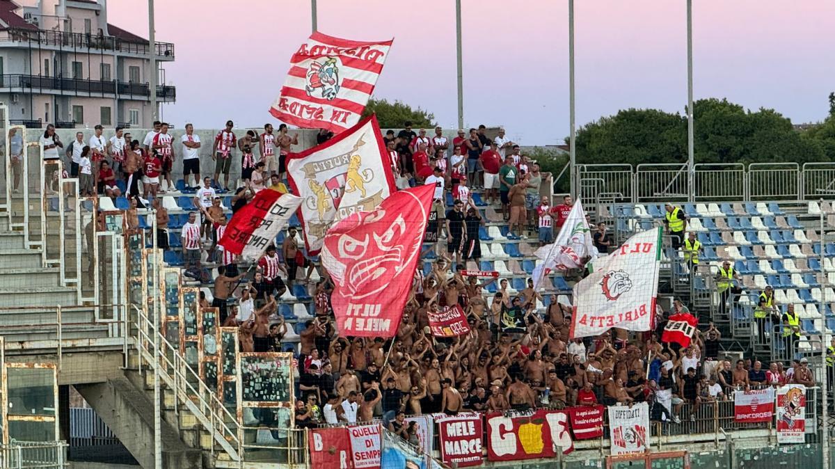 Crotone-Barletta 2-2: rimonta rossoblu, ancora in gol Da Silva