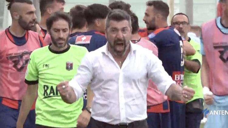 Taranto, l'esultanza di Montervino dopo il gol di Marsili: gioia e tensione di un tarantino doc